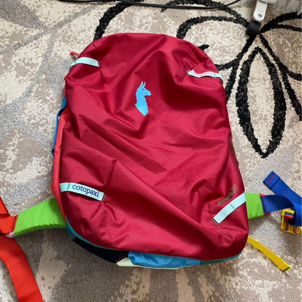 Cotopaxi Travel bag